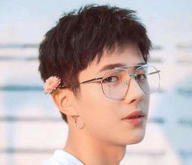 眾男神戴眼鏡 肖戰(zhàn)變化大，他卻讓網(wǎng)友直呼'心動(dòng)的感覺(jué)'